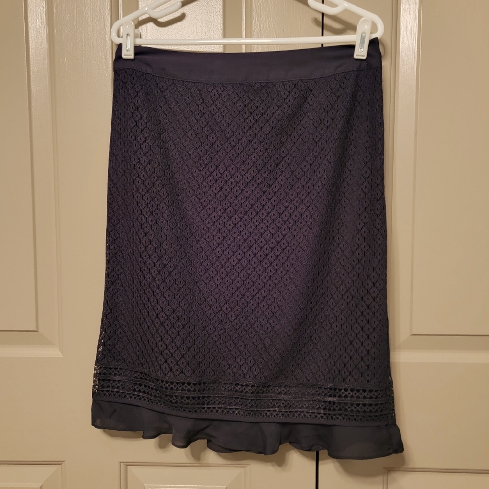 Liz Claiborne career ladies black decorative lace overlay midi skirt.